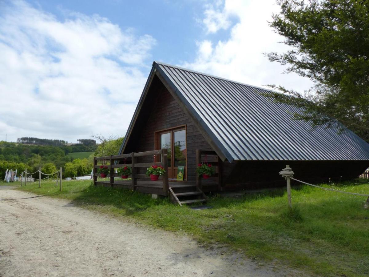 Chalet Familial Pres De Vichy, Terrasse, Animaux Acceptes - Fr-1-489-274 Le Vernet  Exterior foto