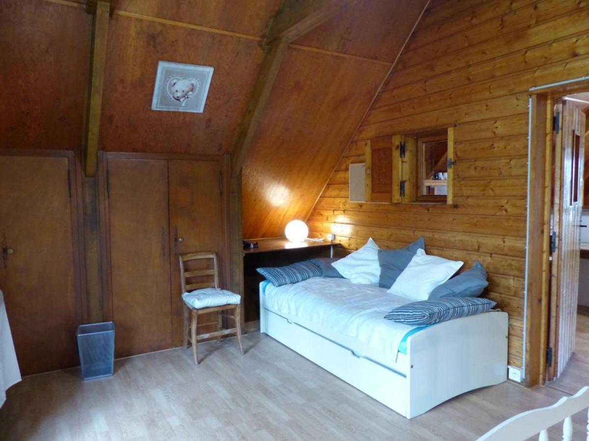 Chalet Familial Pres De Vichy, Terrasse, Animaux Acceptes - Fr-1-489-274 Le Vernet  Exterior foto